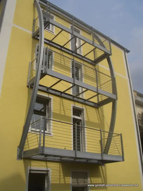 Haus Fassade Balkon Anbau