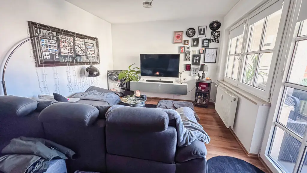 Wohnzimmer mit Loggia Zugang