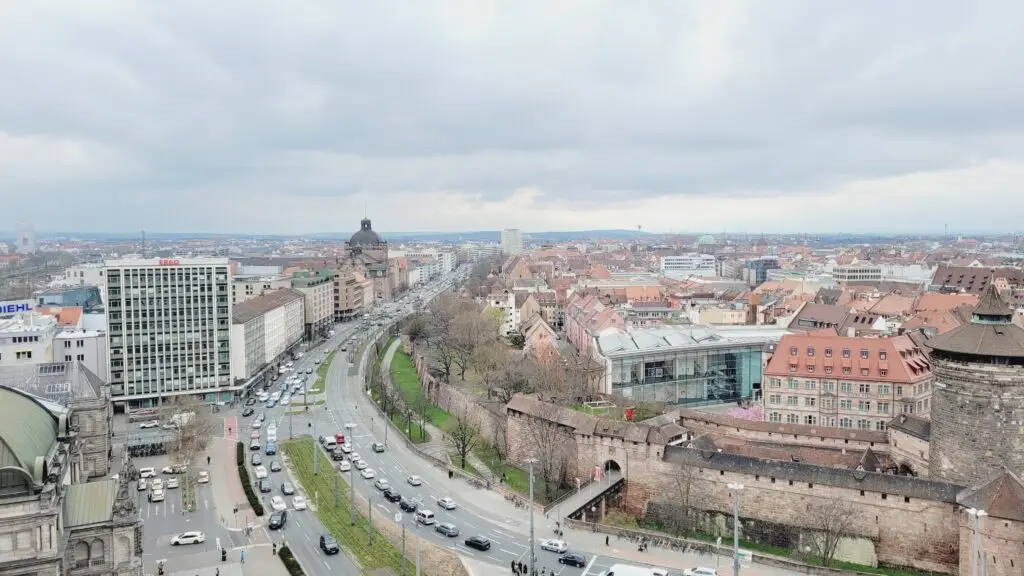 Blick über Nürnberg vom Bahnhof Richtung Plärrrer